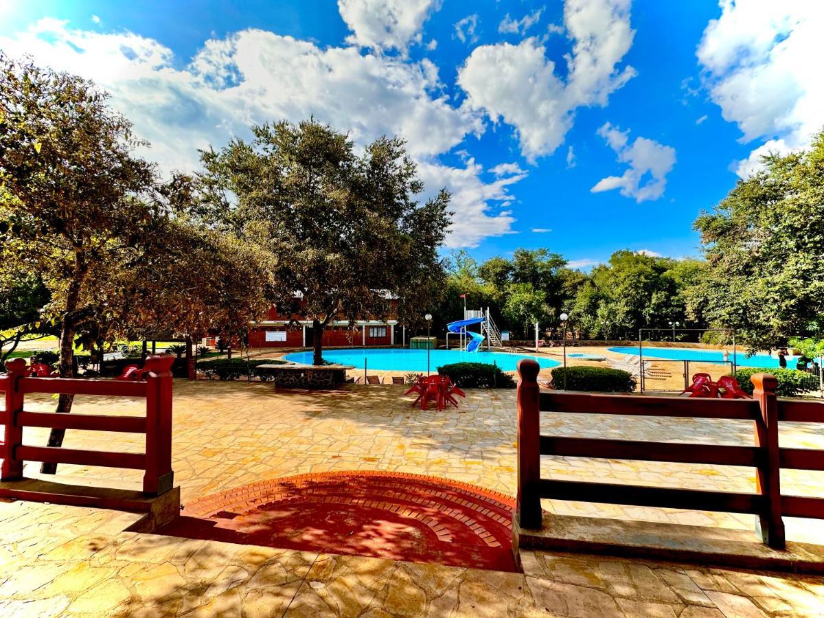 Parque Hotel Manantial Hohenau 외부 사진