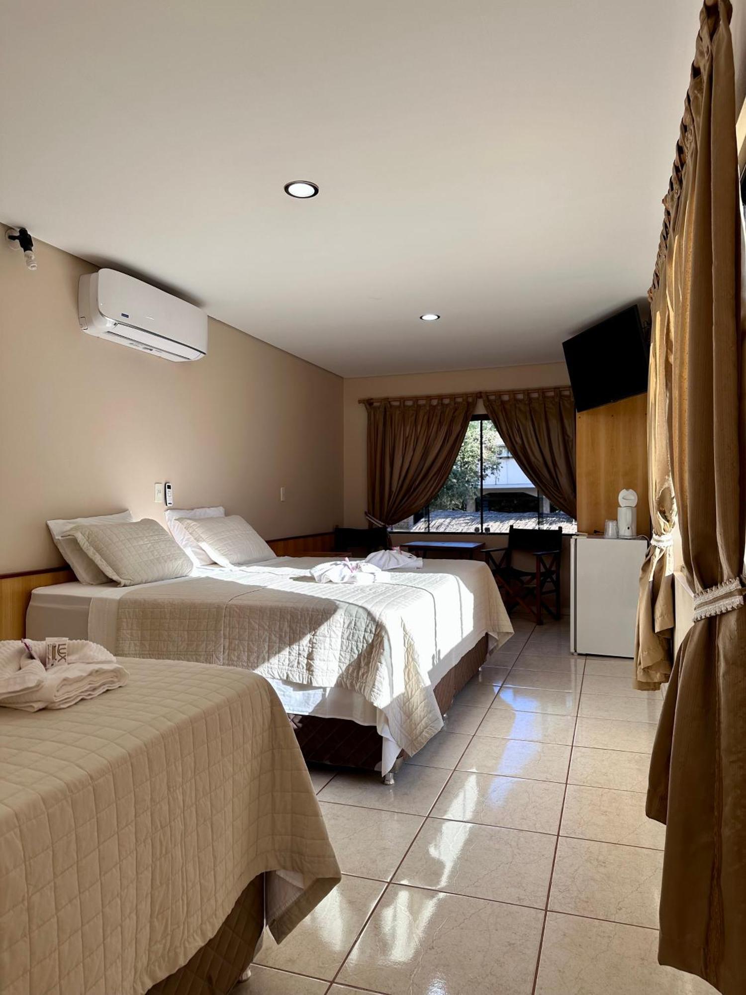 Parque Hotel Manantial Hohenau 외부 사진
